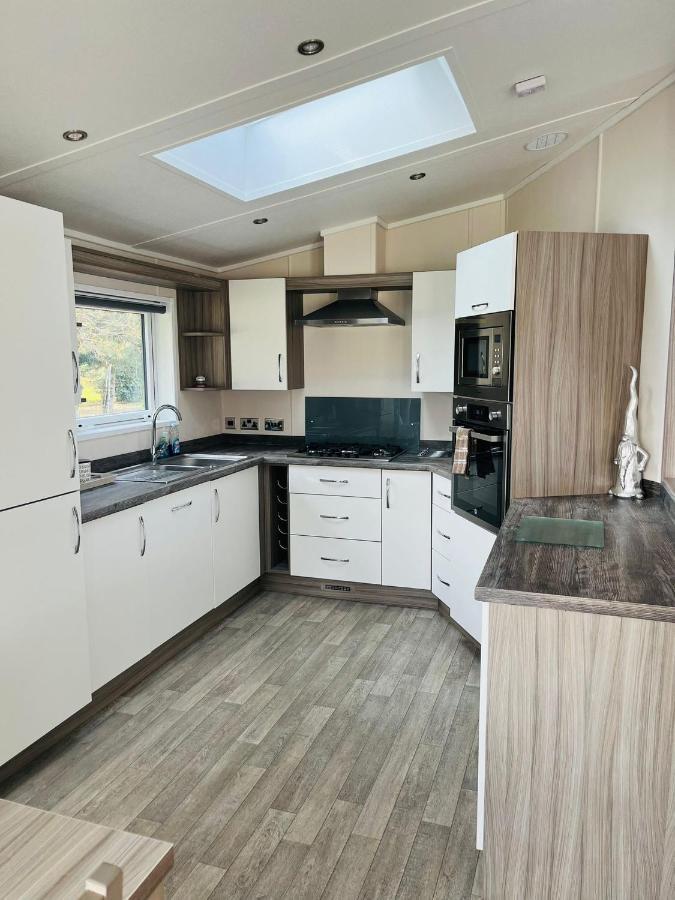 Reynards Retreat Lodge With Hot Tub Barmby on the Moor Exterior foto